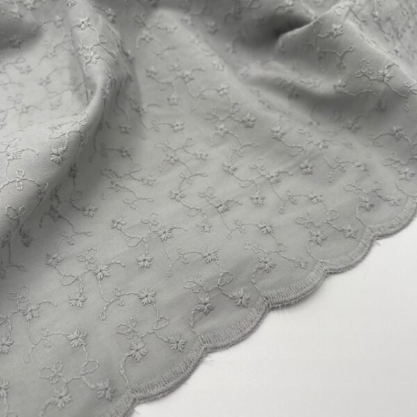 Bordado Inglês - Cinzento