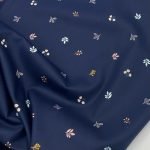 Popeline Giraffe and Leaves - Azul - Image 3