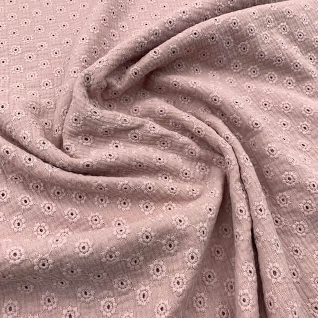 Gaze-Dupla-Bordado-Ingles-Rosa-a.jpg Musselina Bordado Inglês – Rosa