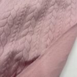 Jersey Jacquard Entrançado Acolchoado – Rosa Claro - imagem 3