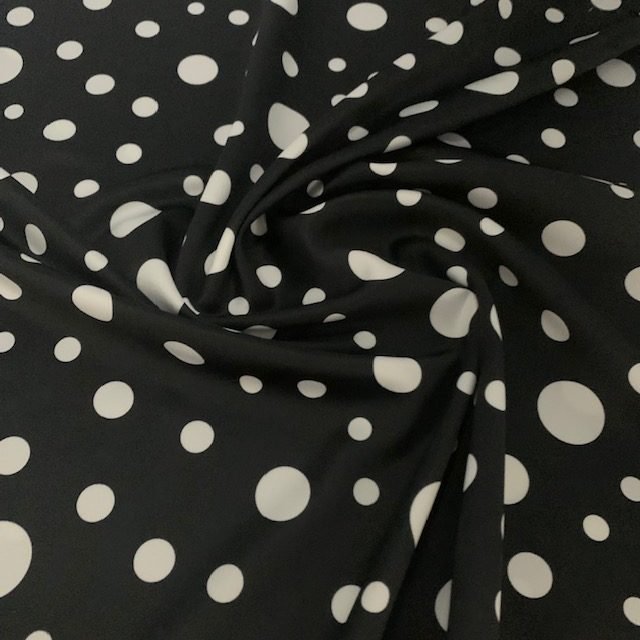 Seda Crepe – Bolas Variadas – Preto