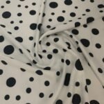 Seda Crepe – Bolas Variadas – Preto