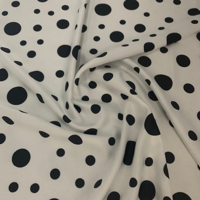 Seda Crepe – Bolas Variadas – Preto