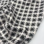 Seda Crepe Geometric – Black White - imagem 3