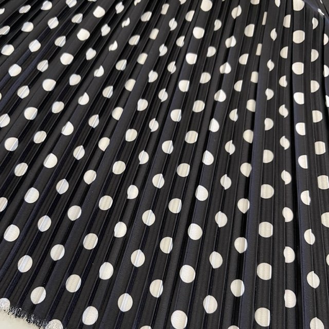 Seda Crepe Plissada Bolas – Preto