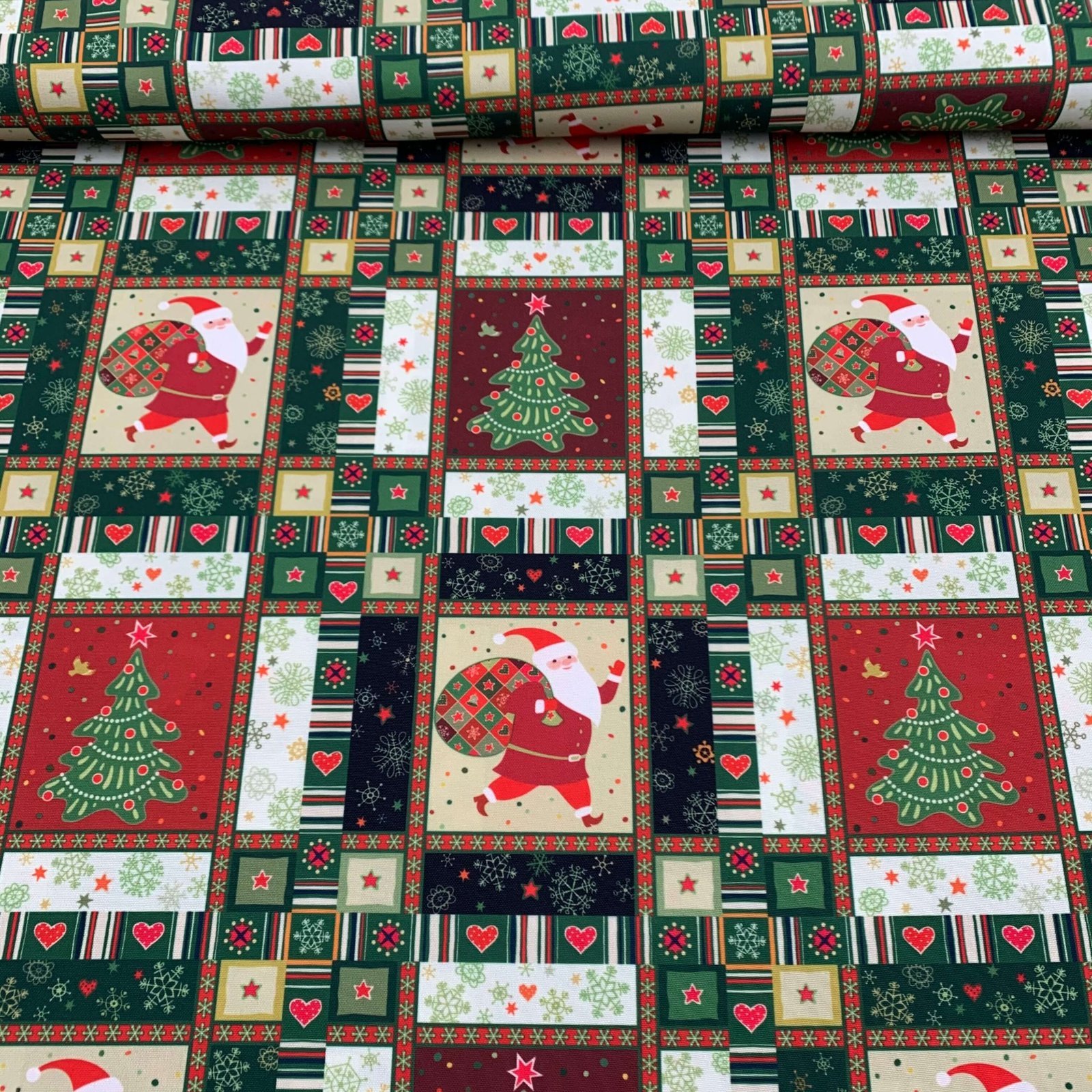 Tecido-Natal-q-scaled-2.jpg Tecido Natal