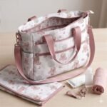 Tecido Nylon Impermeável Coelhinha e Flor – Branco - Image 3
