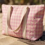 Tecido Nylon Impermeável Vichy 1,50 cm Rosa Bebé e Cru - Image 3