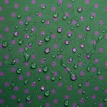 Tecido Nylon Impermeável Bolas 1 cm Verde e Violeta